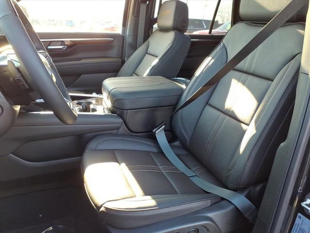 New 2026 Chevrolet Tahoe High Country w/ Sun And Tow Package image 7