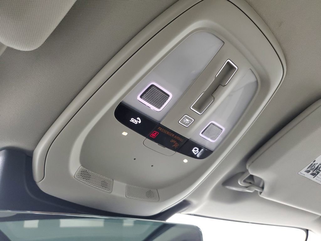 Certified 2025 Volvo XC90 B6 Ultra image 37