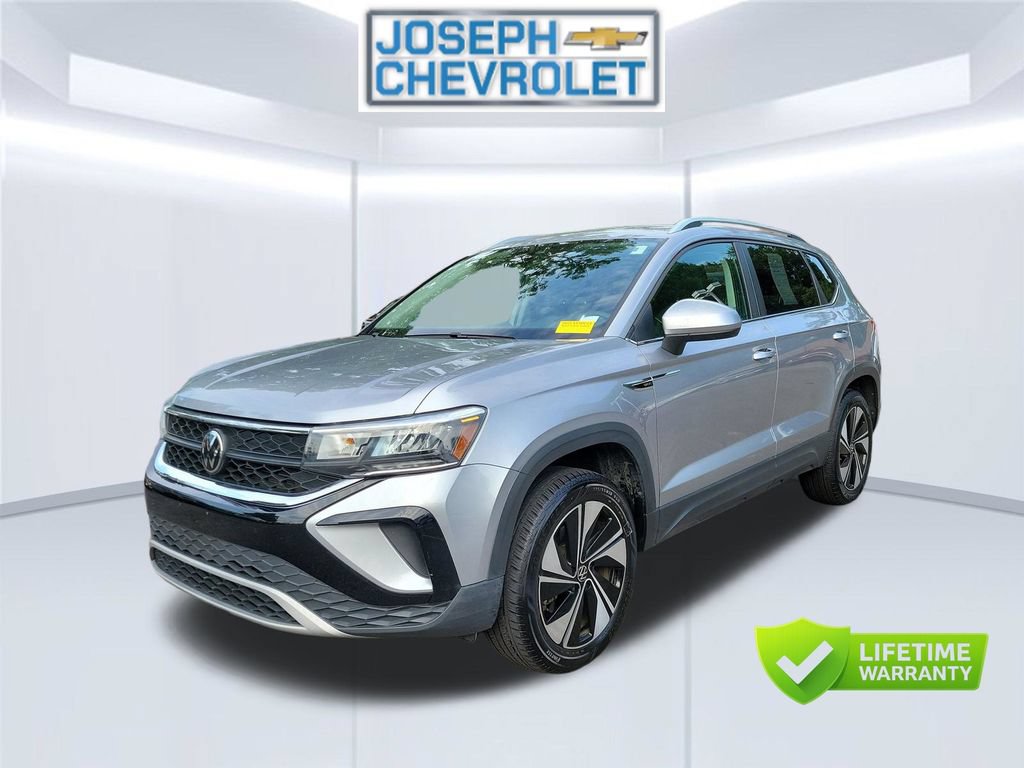 Used 2024 Volkswagen Taos SE AWD/4WD image 2
