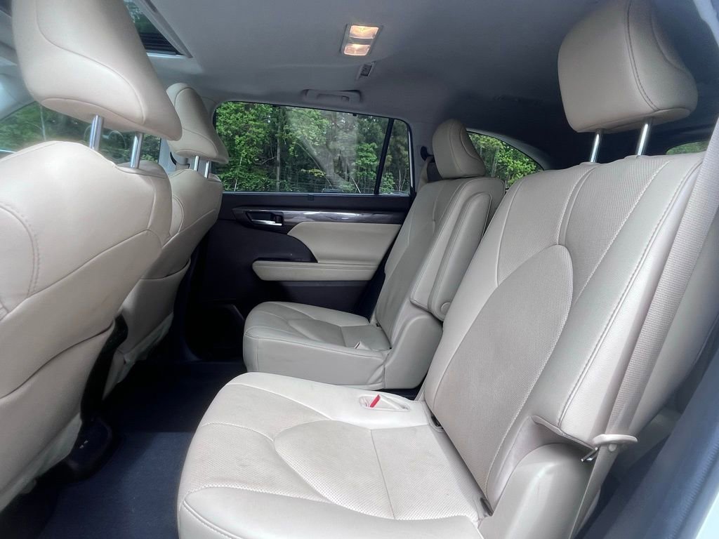 Used 2021 Toyota Highlander Limited image 7
