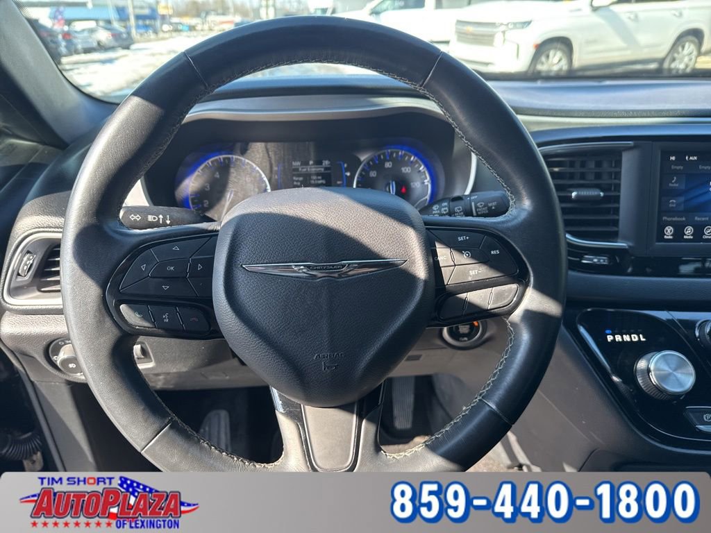 Used 2020 Chrysler Pacifica Touring w/ S Appearance Package image 11