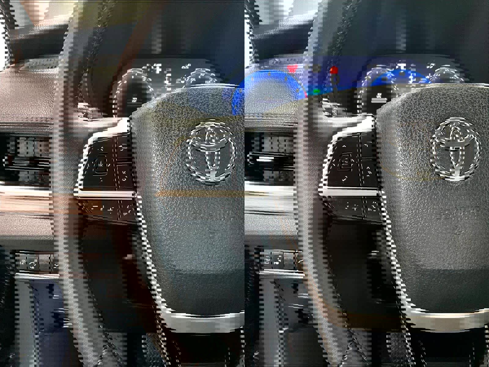 Used 2025 Toyota Grand Highlander FWD image 24