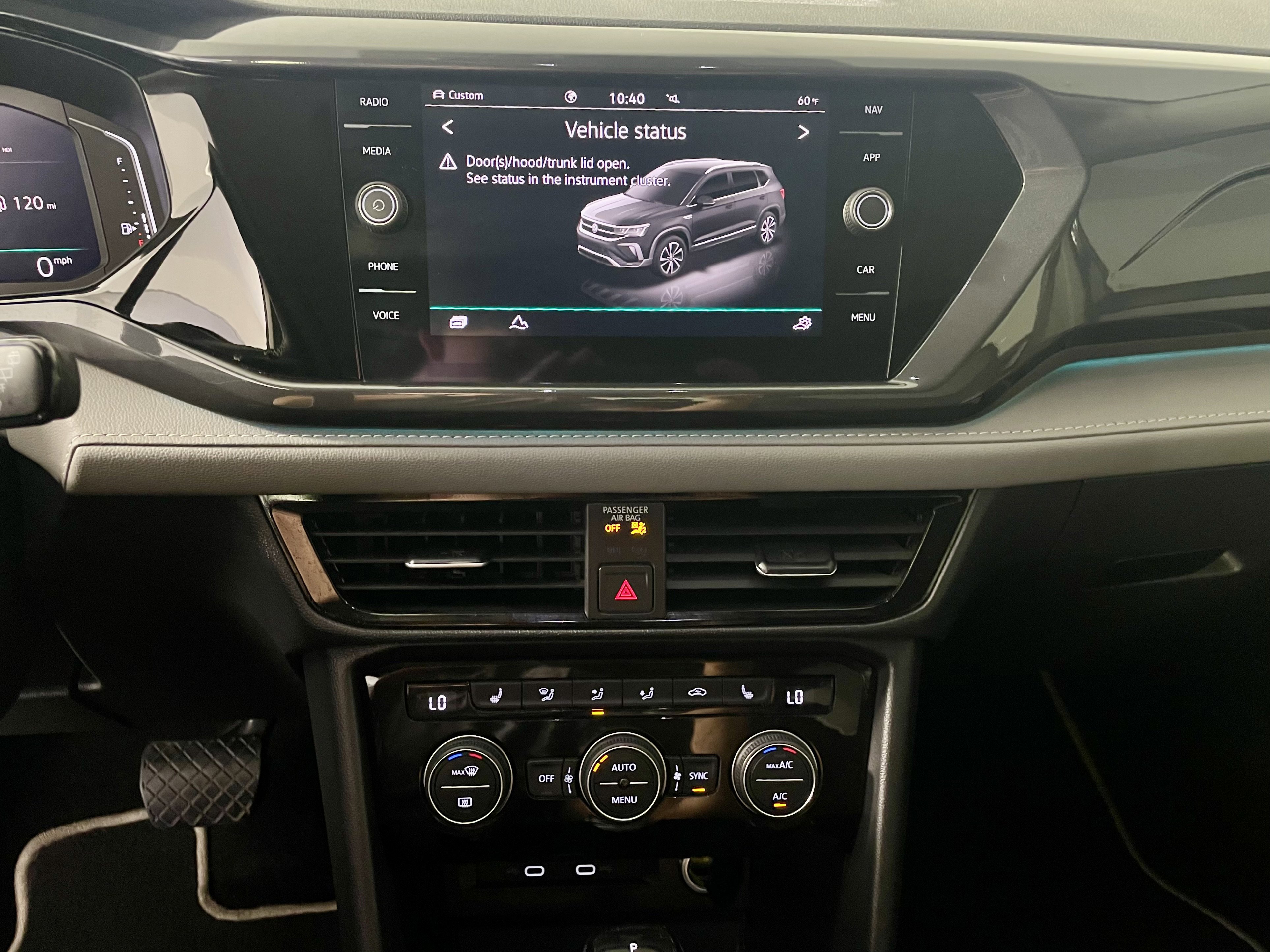 Used 2023 Volkswagen Taos SEL image 18