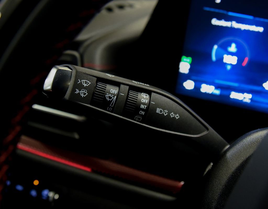 Used 2024 Chevrolet Traverse RS w/ LPO, Floor Liner Package image 29