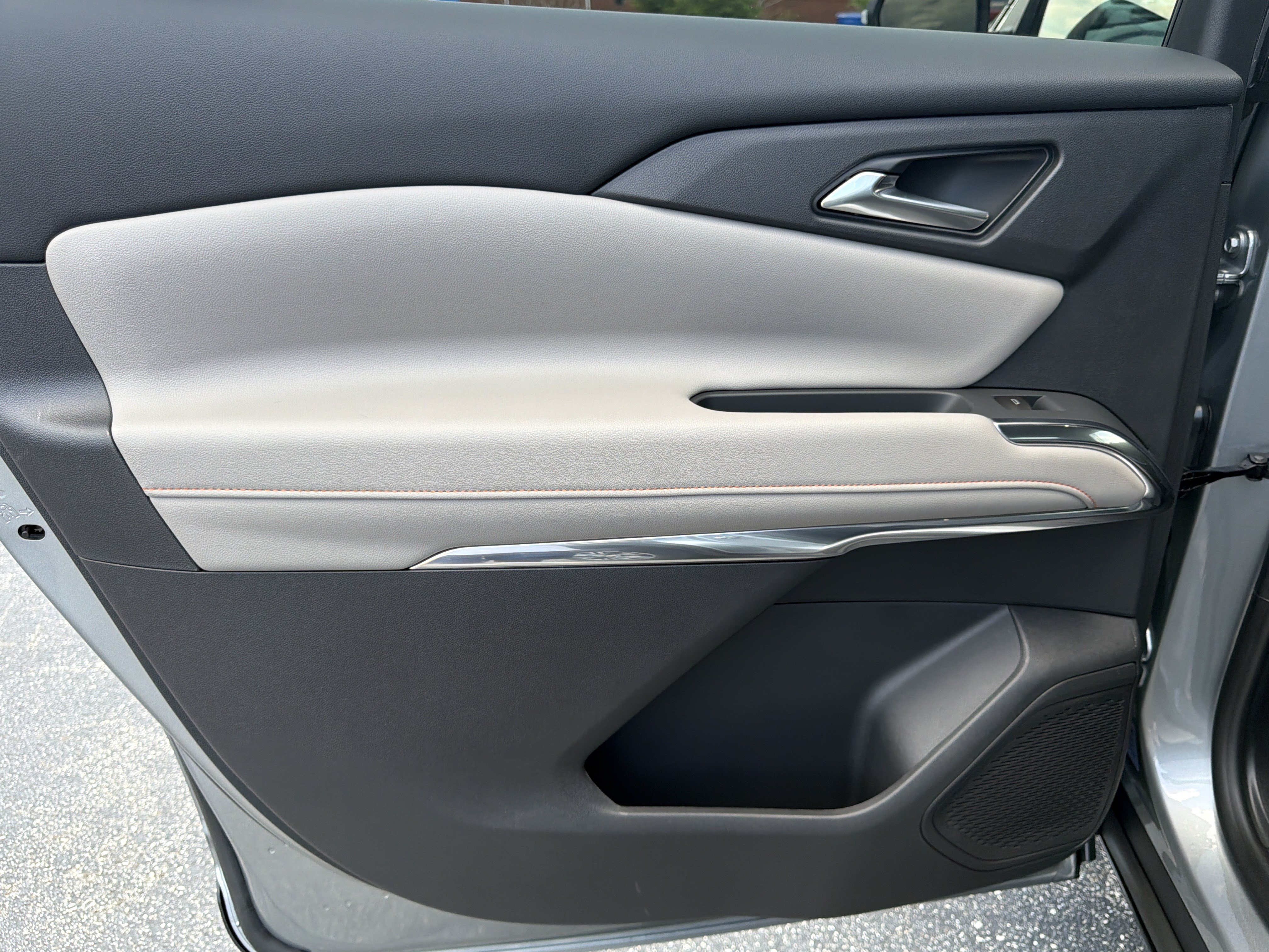 New 2026 Chevrolet Traverse LT FWD image 23