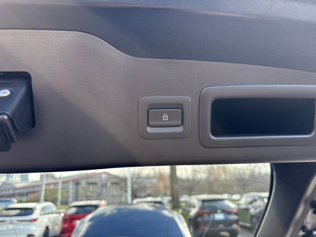 Used 2019 MAZDA MAZDA3 Hatchback w/ Premium Package image 41