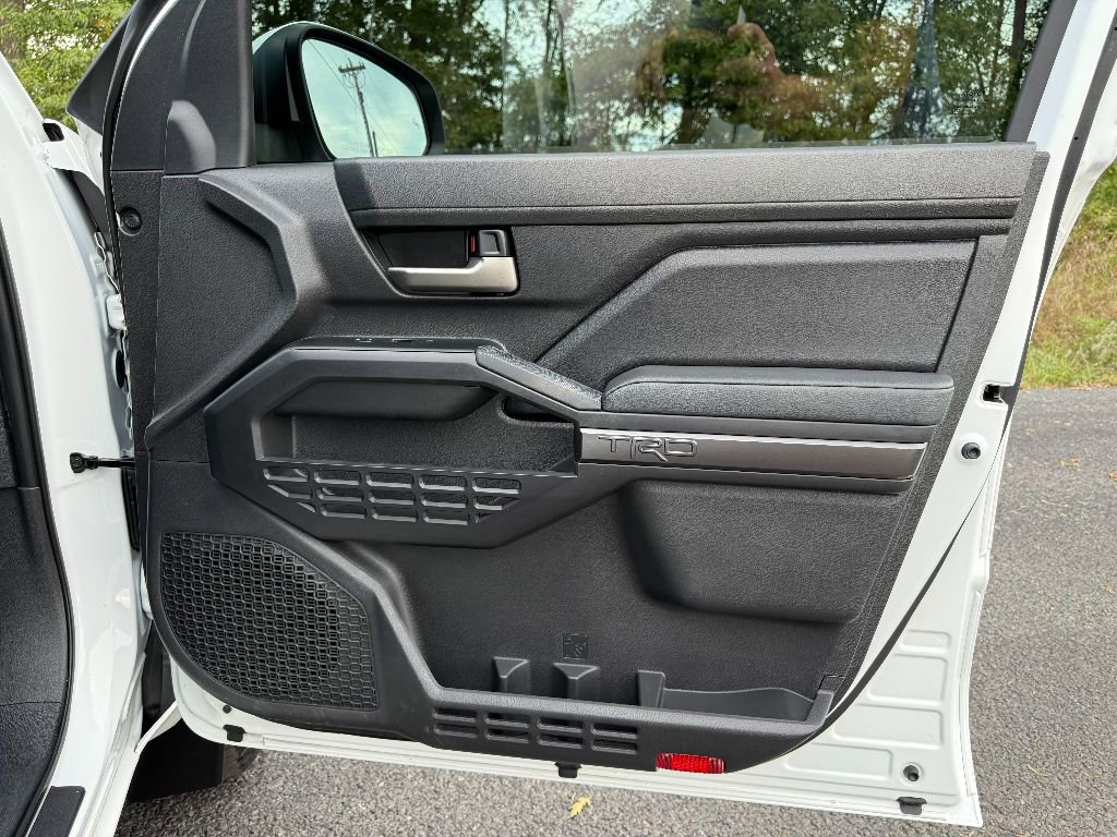 Used 2024 Toyota Tacoma TRD Off-Road image 27