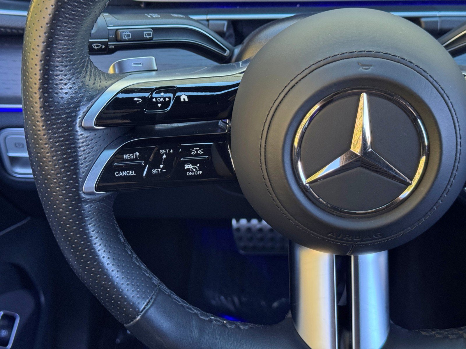 Used 2025 Mercedes-Benz GLS 580 4MATIC image 23