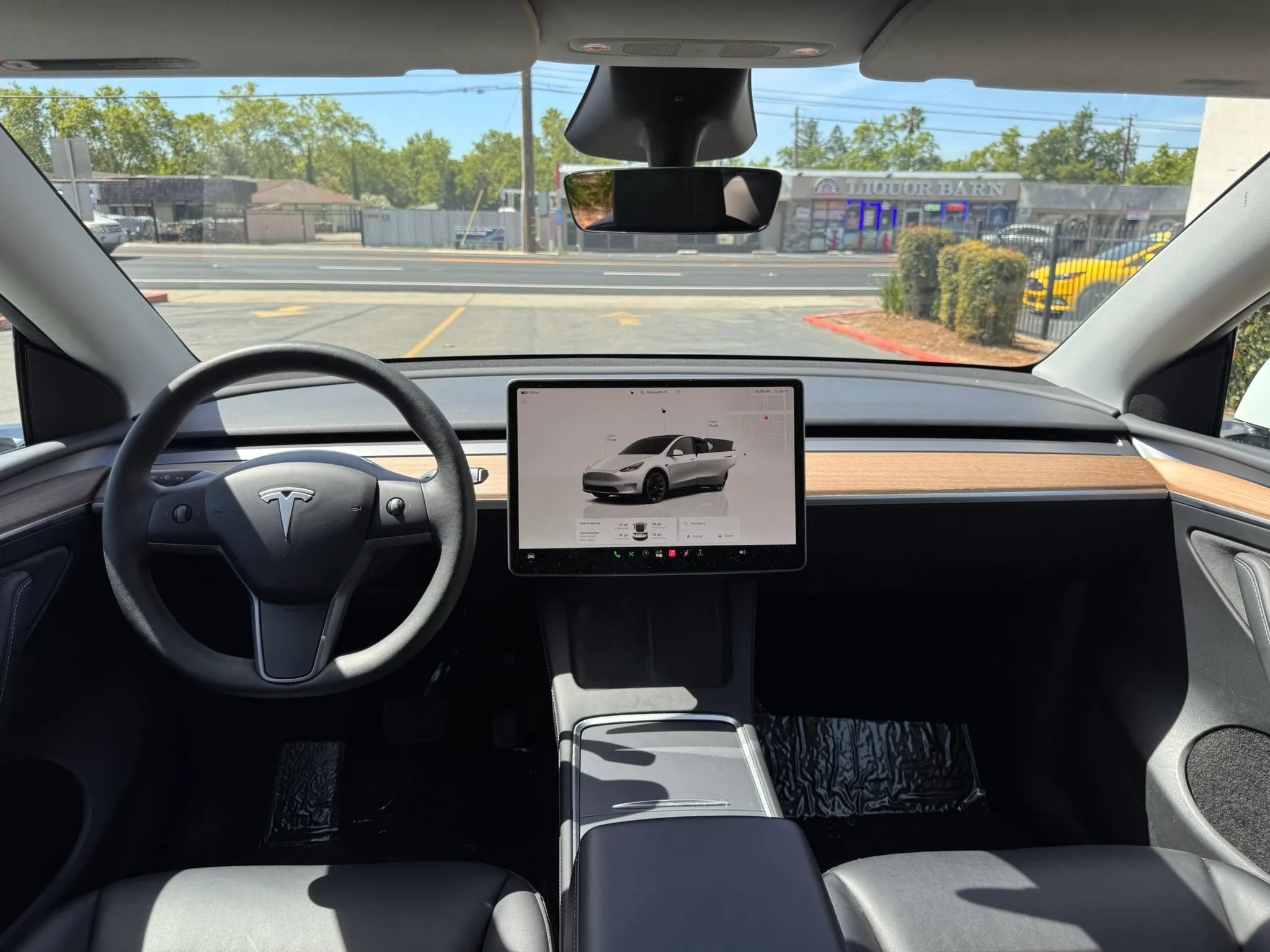 Used 2024 Tesla Model Y Long Range AWD/4WD image 21