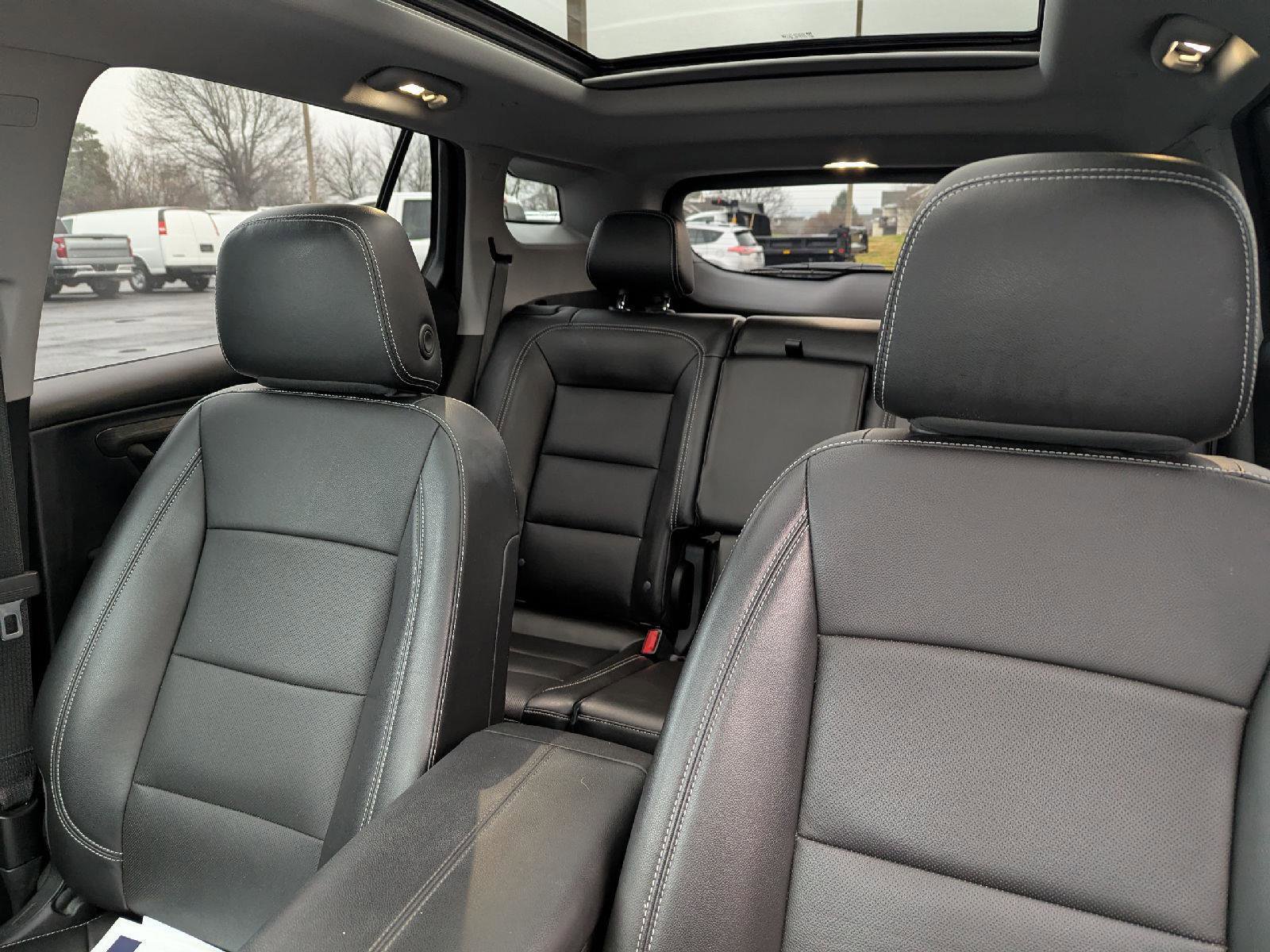 Used 2022 GMC Terrain SLT w/ Infotainment Package II image 29