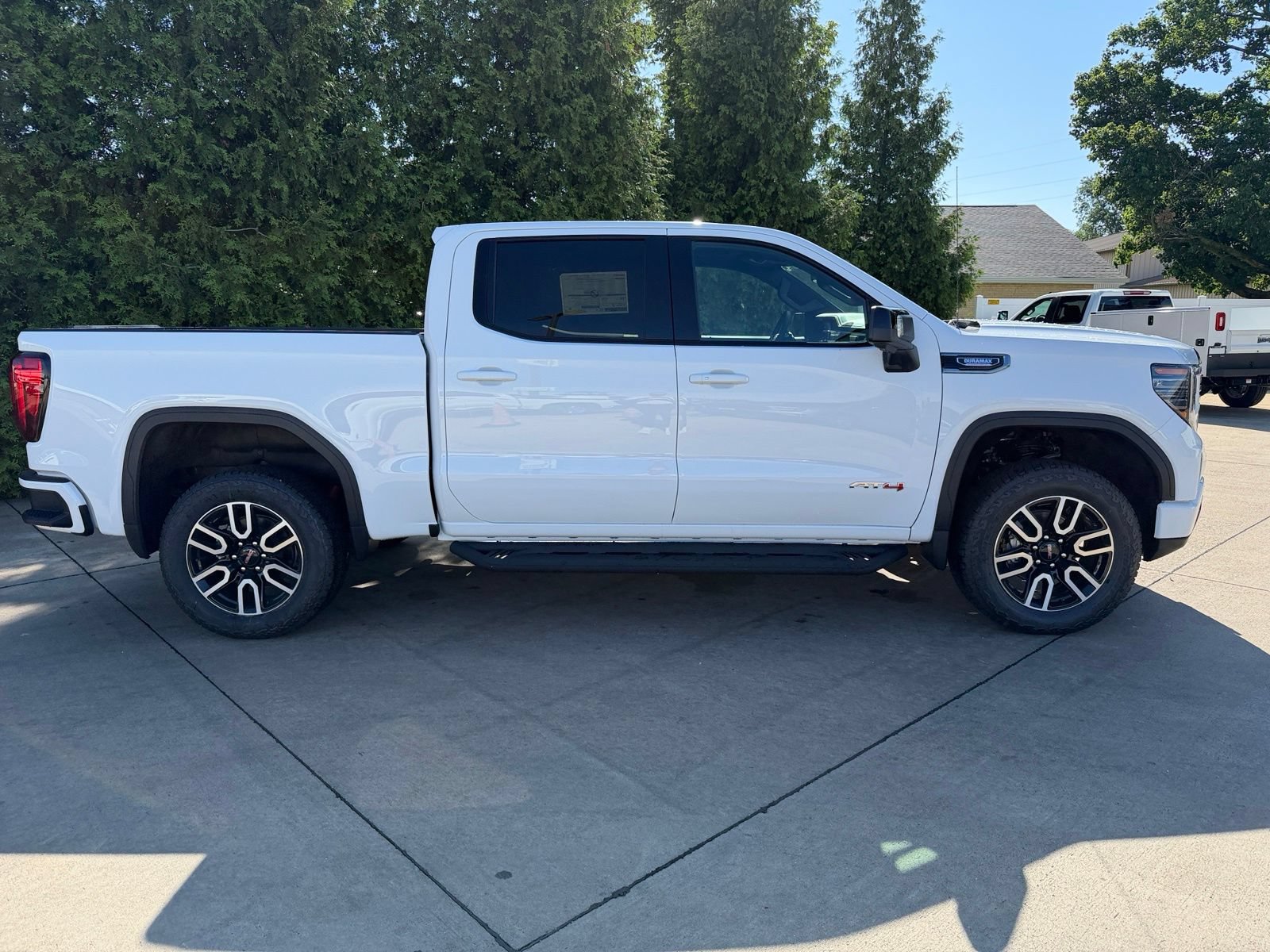 New 2026 GMC Sierra 1500 AT4 w/ AT4 Preferred Package AWD/4WD image 32