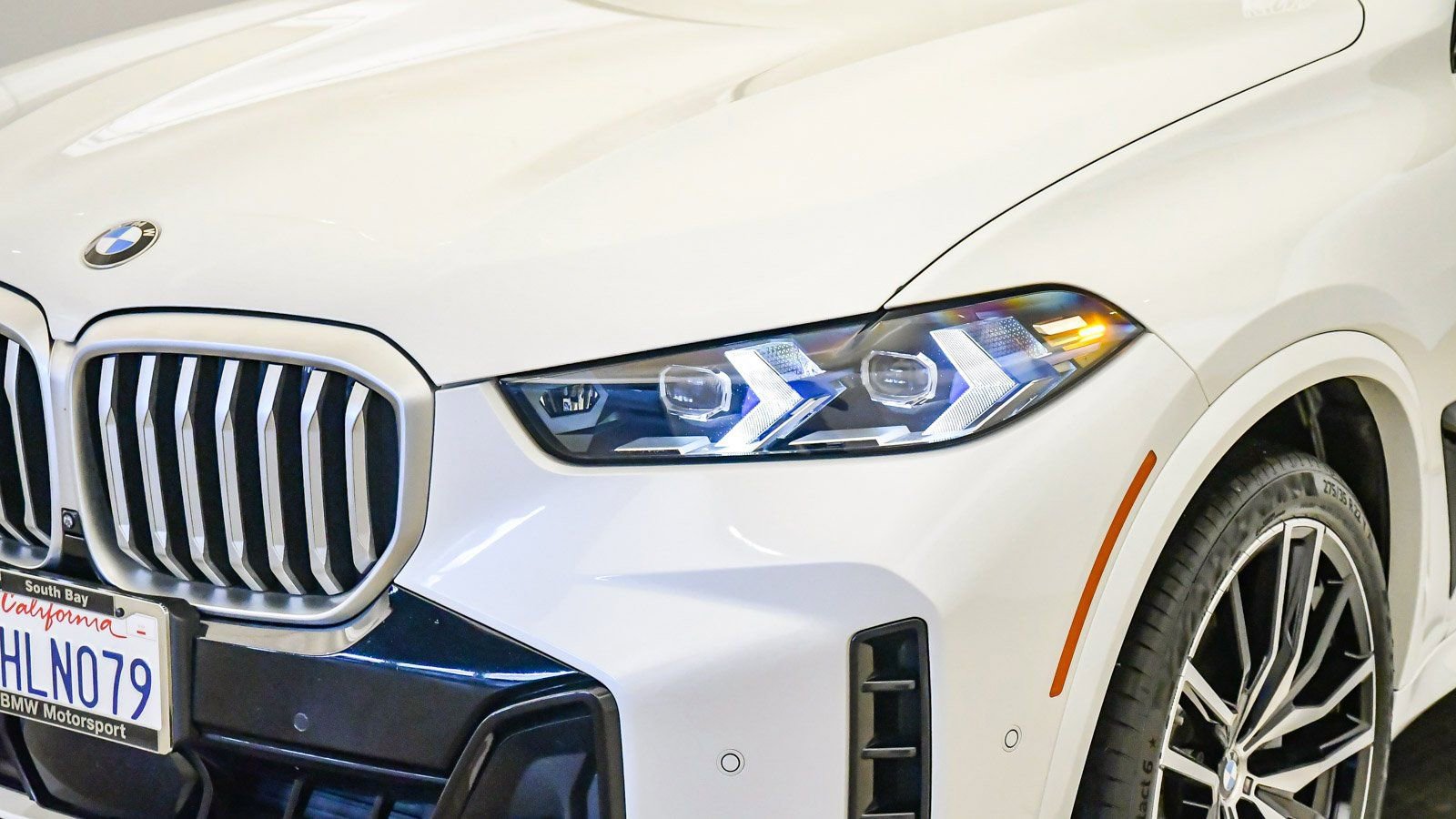 Certified 2024 BMW X5 xDrive40i w/ M Sport Package image 9