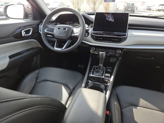 Used 2026 Jeep Compass Limited AWD/4WD image 27