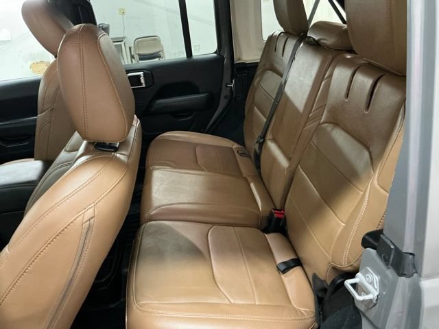Used 2022 Jeep Wrangler Unlimited Sahara w/ Cold Weather Group AWD/4WD image 14