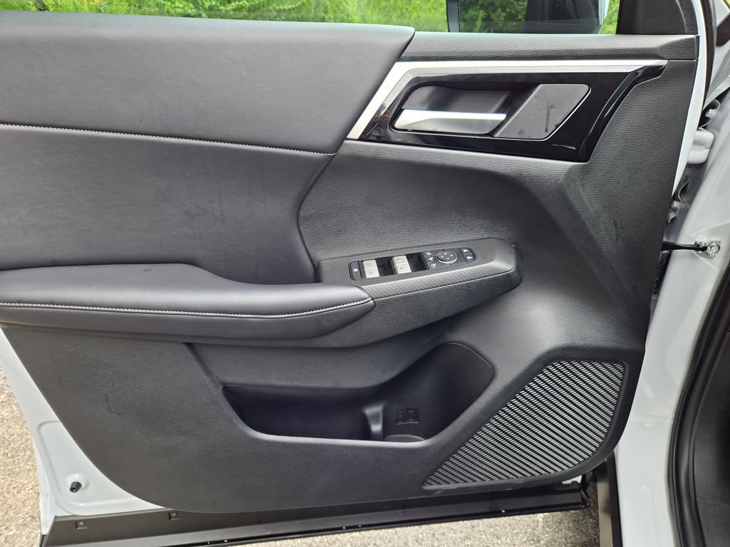 New 2026 Nissan Rogue SL AWD/4WD image 17