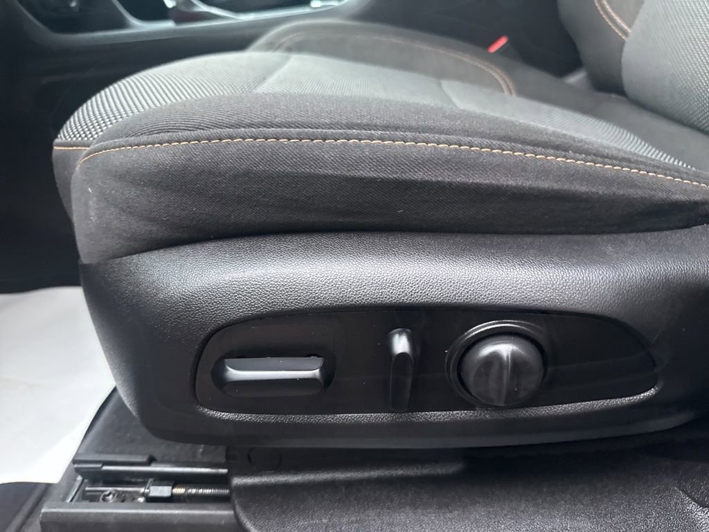 Used 2018 Chevrolet Traverse LT image 12