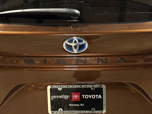 Certified 2023 Toyota Sienna XLE w/ XLE Plus Package image 27