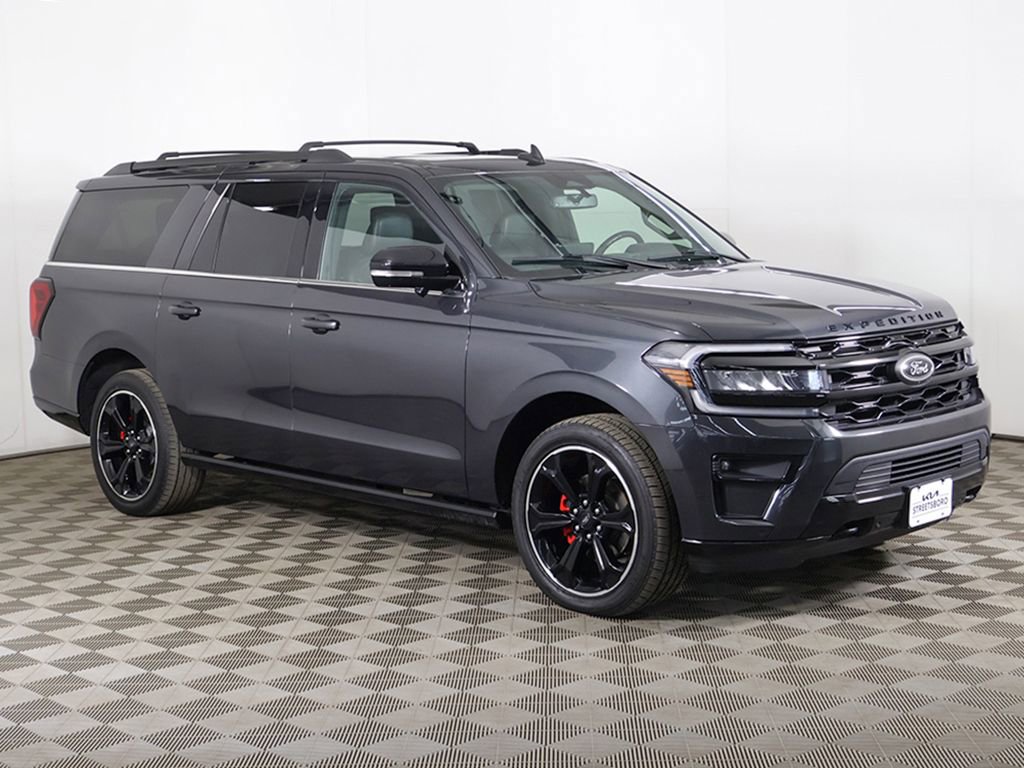 Used 2023 Ford Expedition Max Limited AWD/4WD image 2
