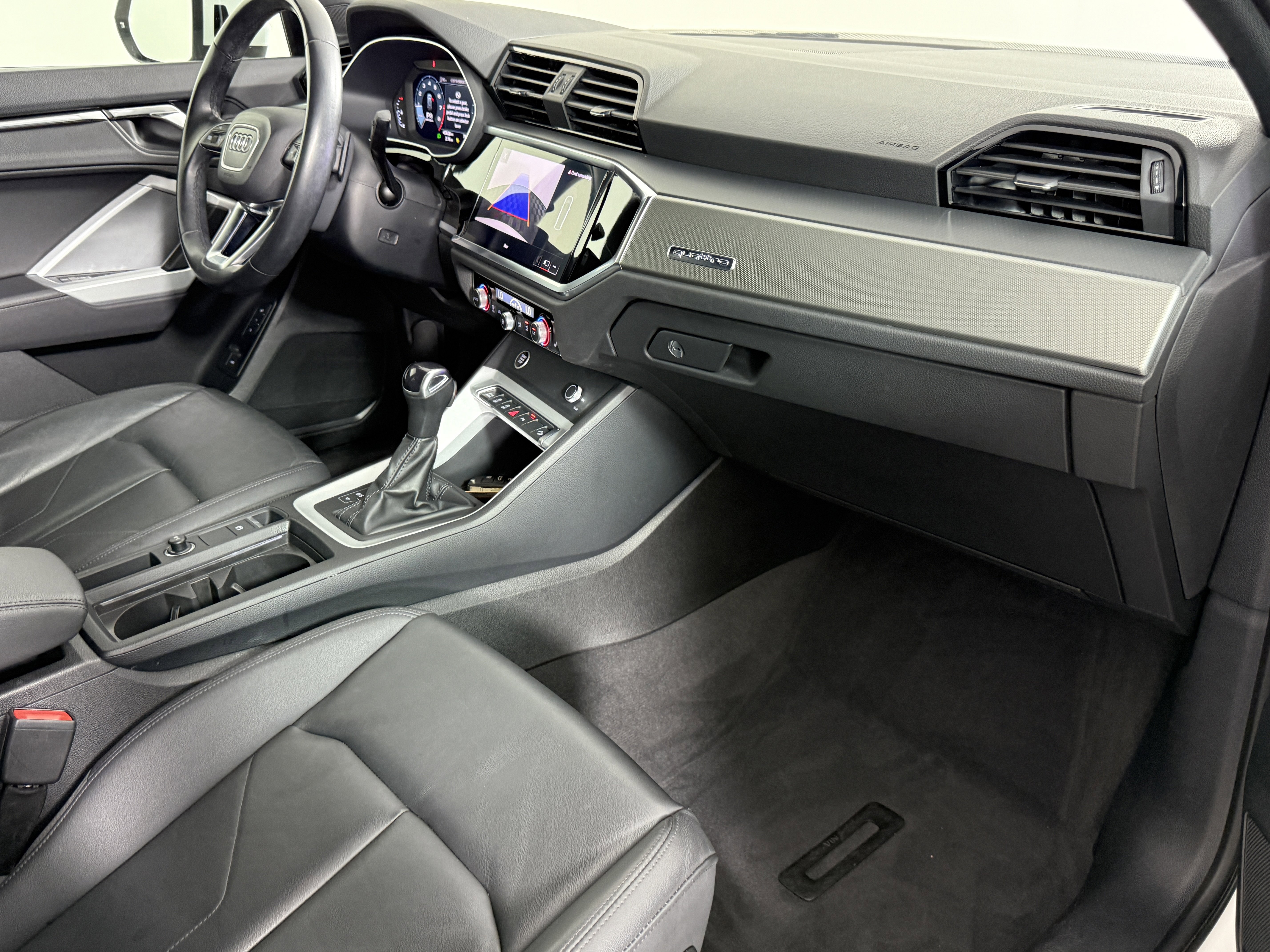 Used 2023 Audi Q3 2.0T Premium image 9