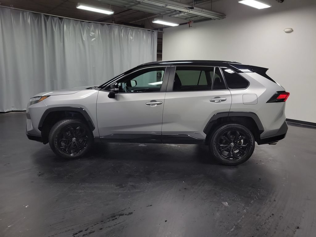 Used 2024 Toyota RAV4 XSE AWD/4WD image 5