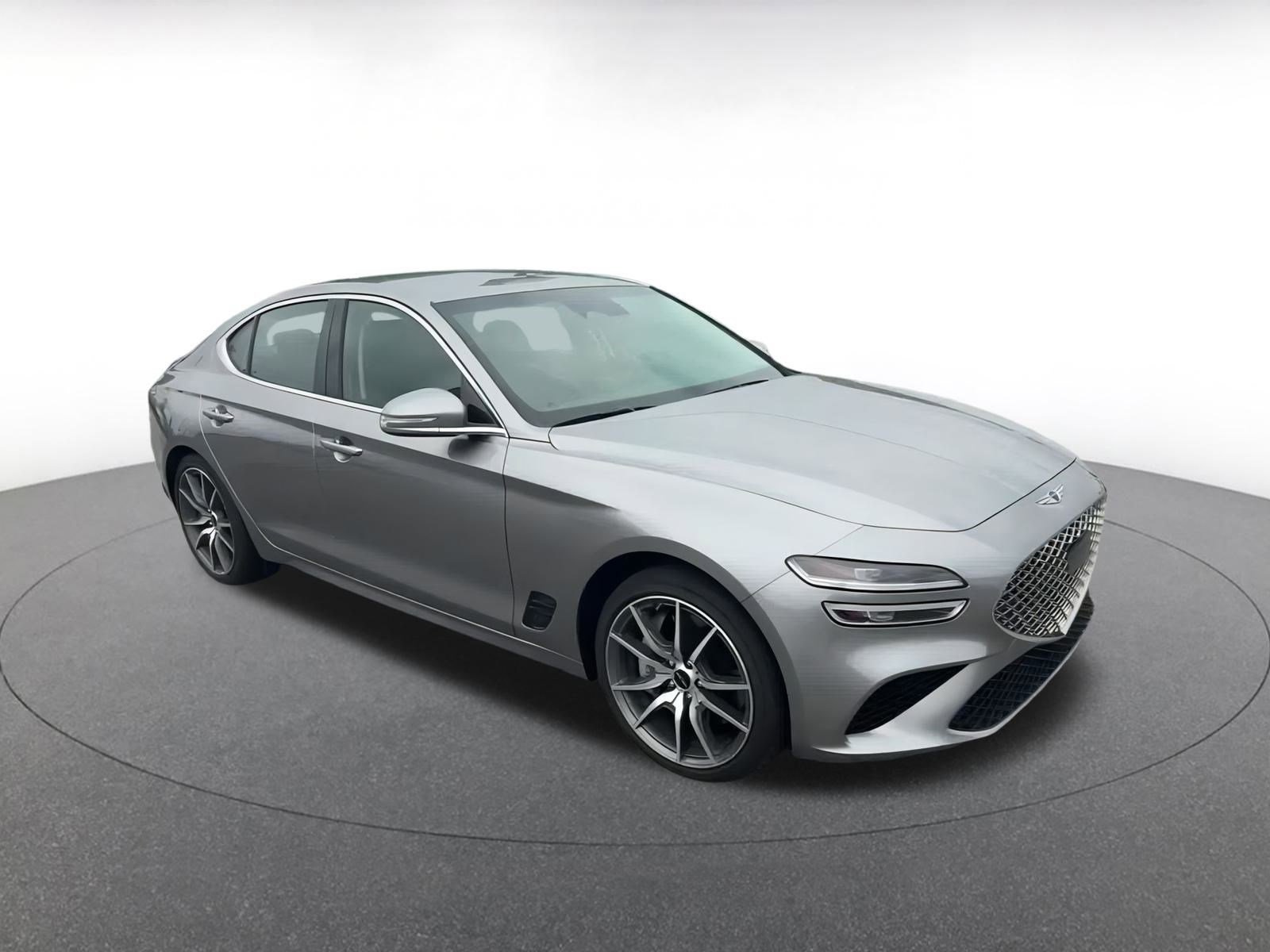 Used 2025 Genesis G70 2.5T image 1