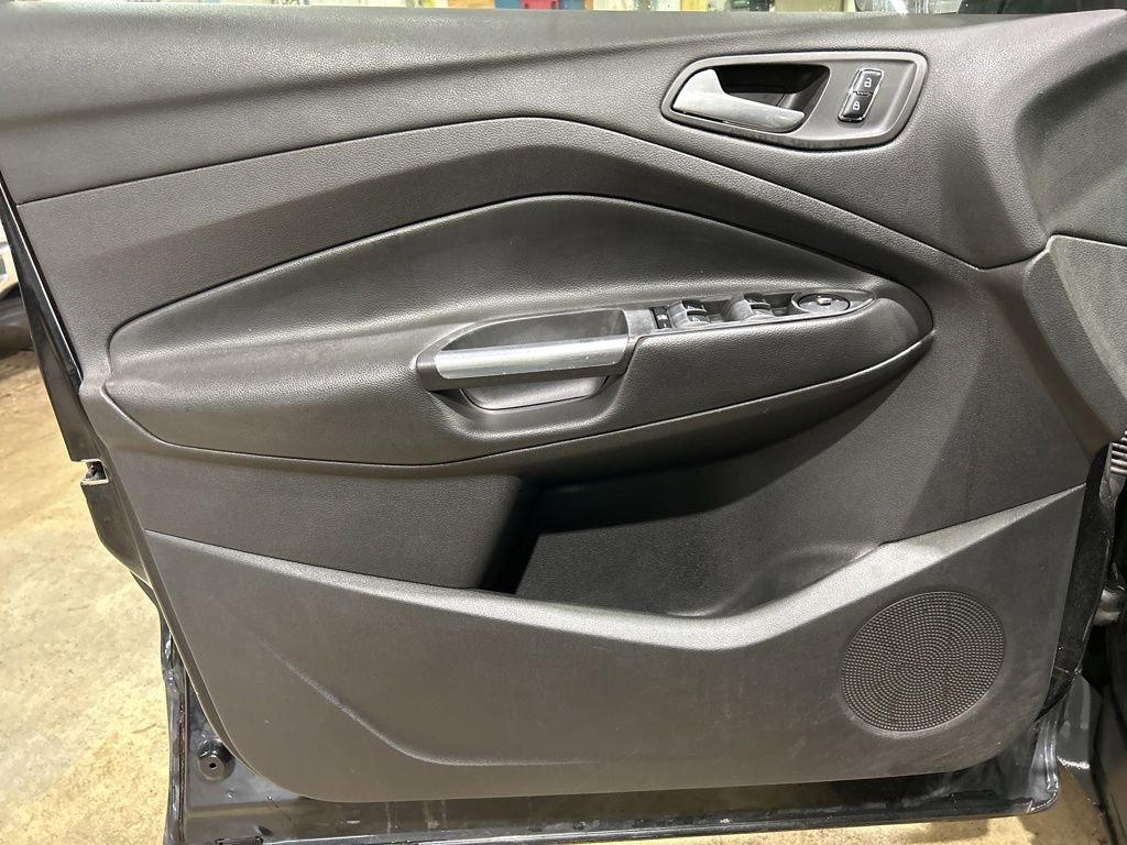 Used 2014 Ford Escape SE w/ Leather Comfort Package FWD image 14
