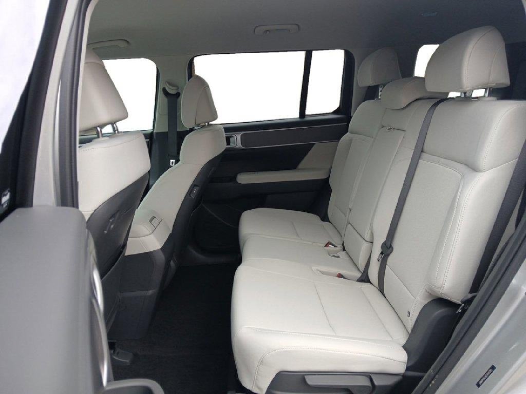 New 2026 Hyundai Santa Fe SE FWD image 13