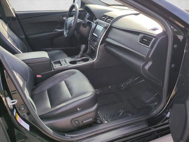 Used 2015 Toyota Camry XLE w/ Moonroof Package image 21