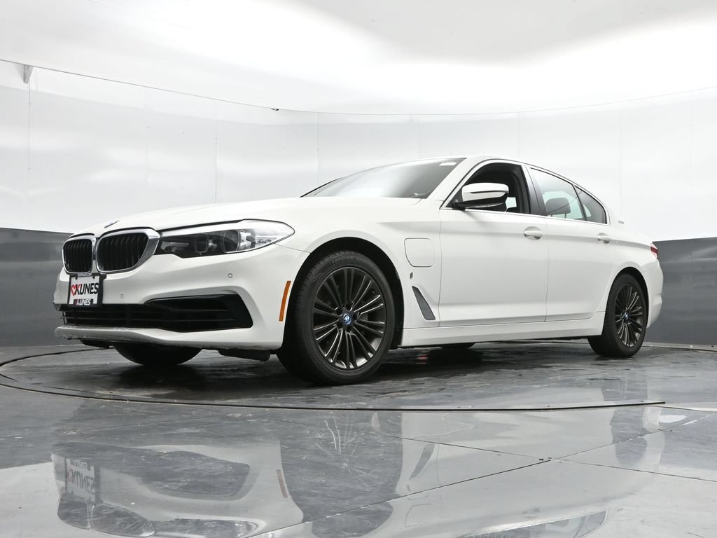 Used 2019 BMW 530e xDrive w/ Convenience Package AWD/4WD image 46