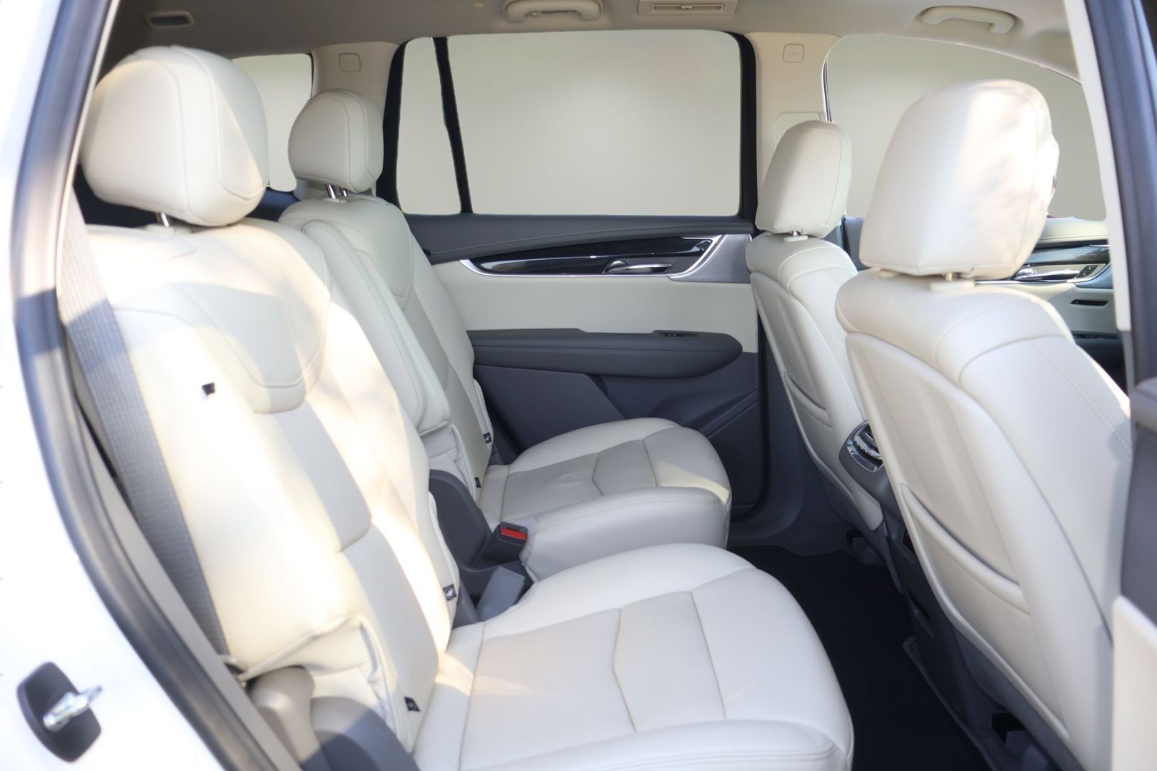 Used 2020 Cadillac XT6 Premium Luxury FWD image 17