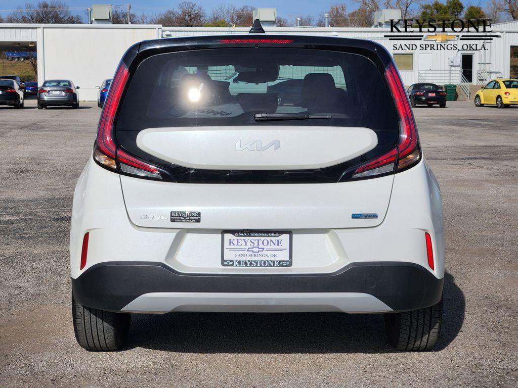 Used 2023 Kia Soul EX image 6