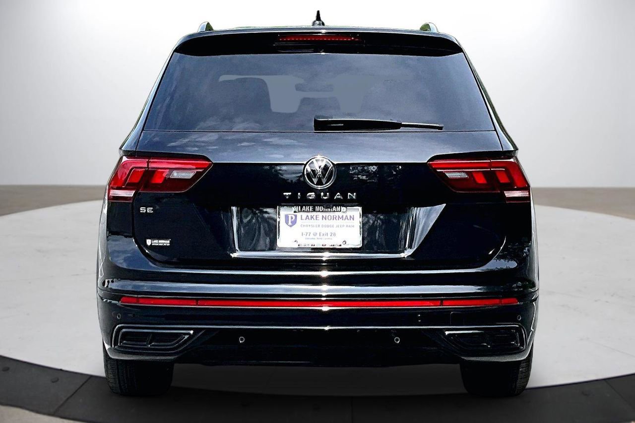 Used 2024 Volkswagen Tiguan SE R-Line FWD image 8