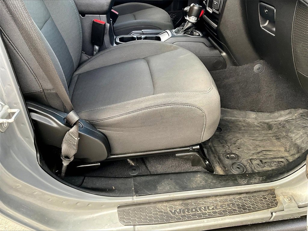 Used 2021 Jeep Wrangler Unlimited Sport image 33