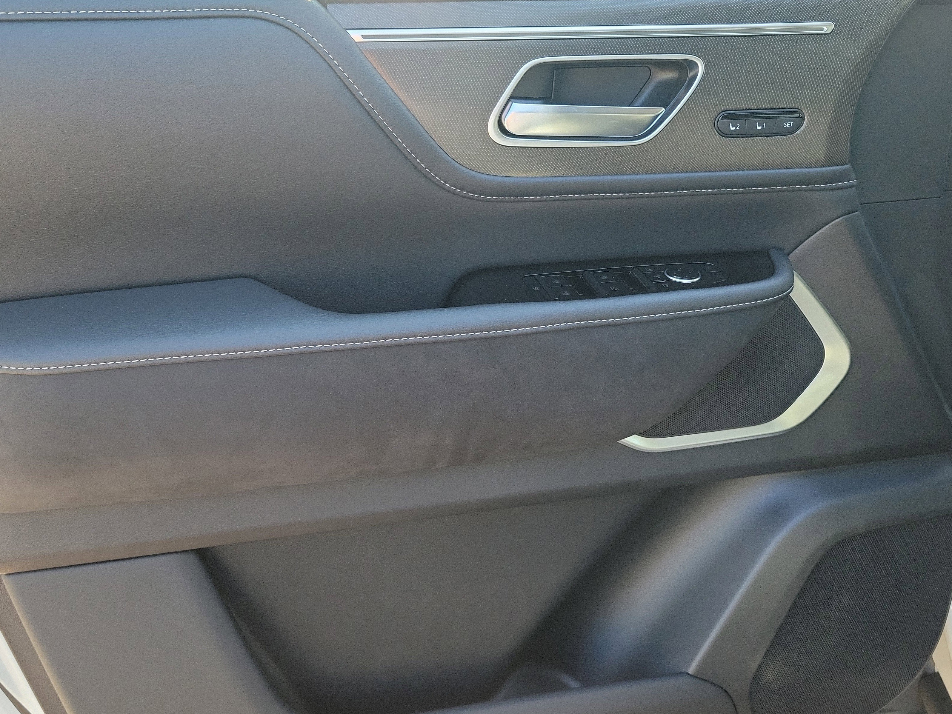 New 2026 INFINITI QX80 Luxe image 16