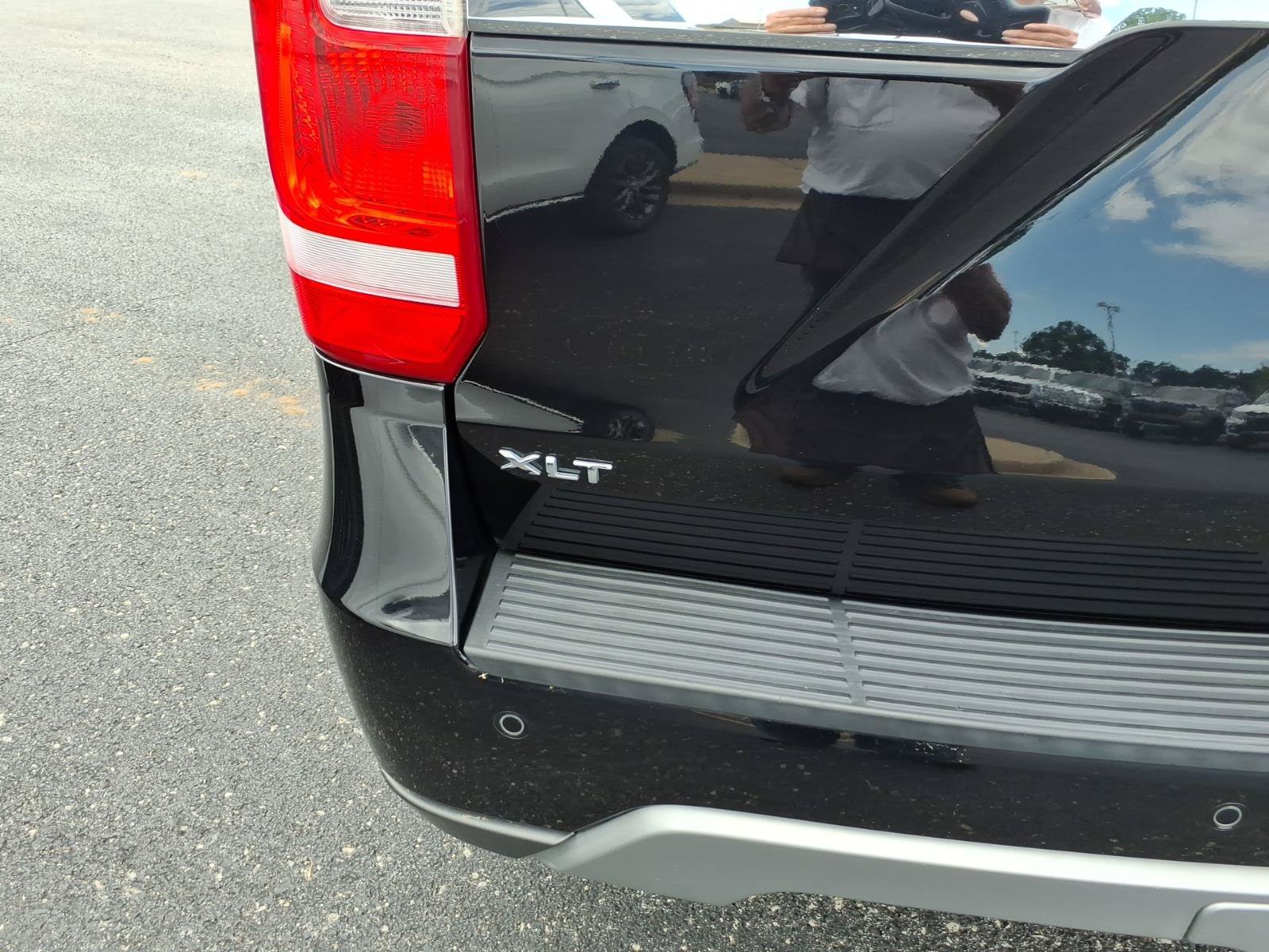 Used 2020 Ford Expedition Max XLT w/ Equipment Group 202A AWD/4WD image 5