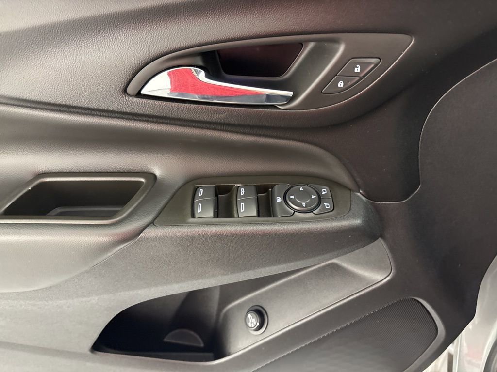 Used 2023 Chevrolet Equinox LT image 25