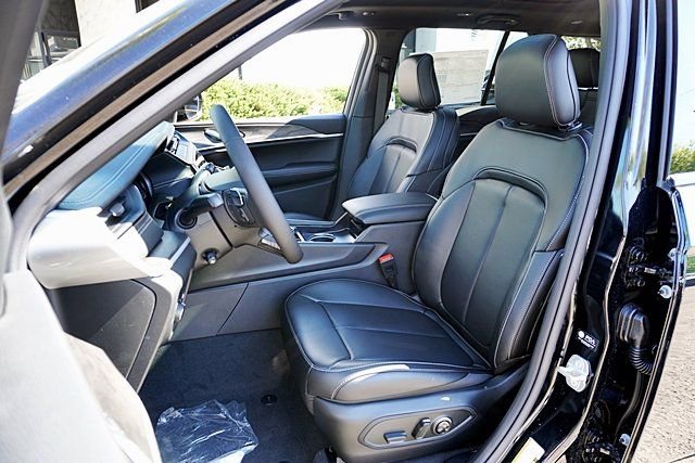 New 2026 Jeep Grand Cherokee Limited w/ Luxury Tech Group II image 19