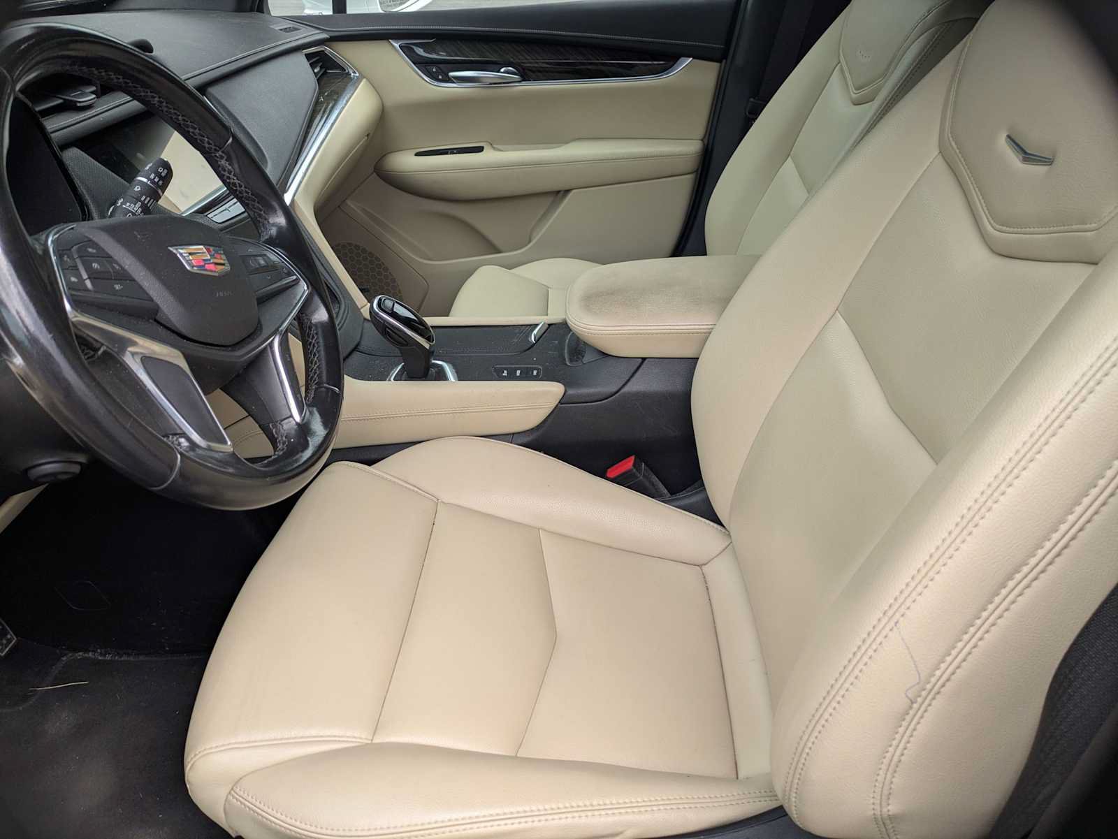 Used 2019 Cadillac XT5 AWD image 11
