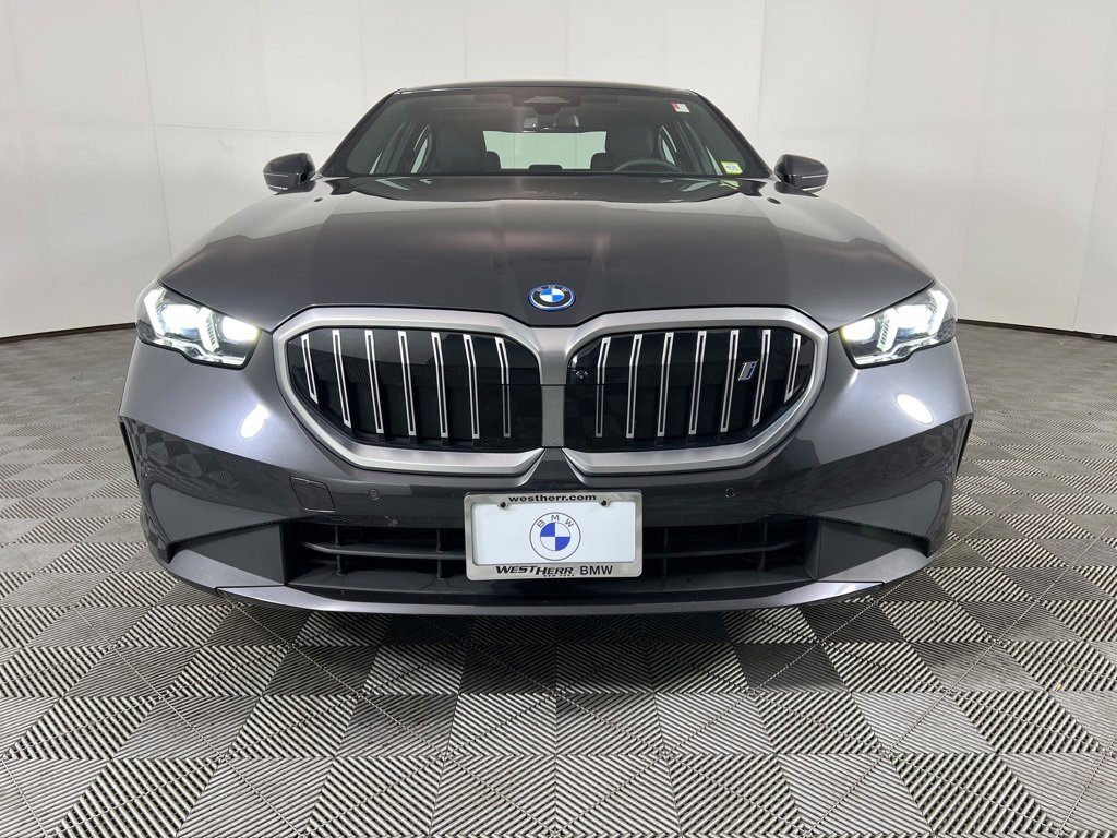 Used 2026 BMW i5 eDrive40 w/ Premium Package image 14