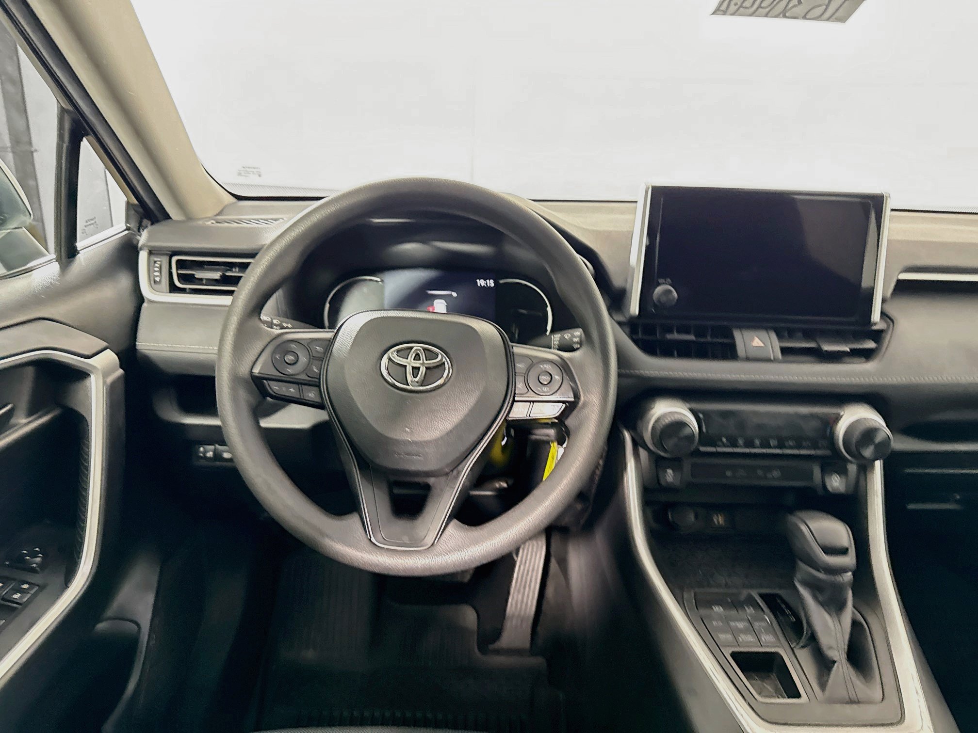 Used 2024 Toyota RAV4 LE AWD/4WD image 19