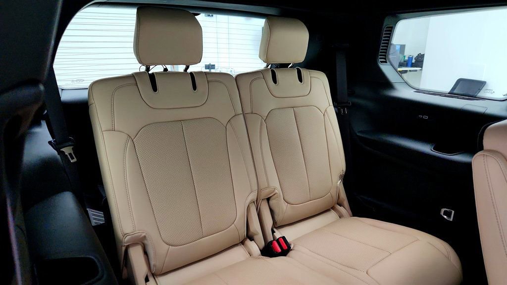 Used 2025 Jeep Grand Cherokee L Limited w/ Luxury Tech Group II AWD/4WD image 25
