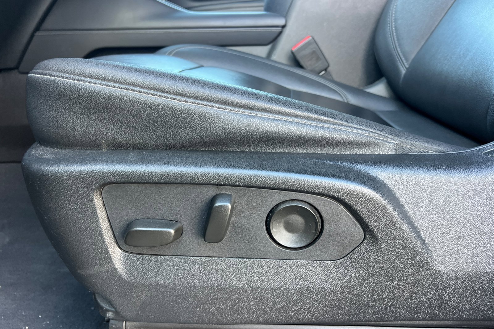 Used 2024 Chevrolet Tahoe LT image 13