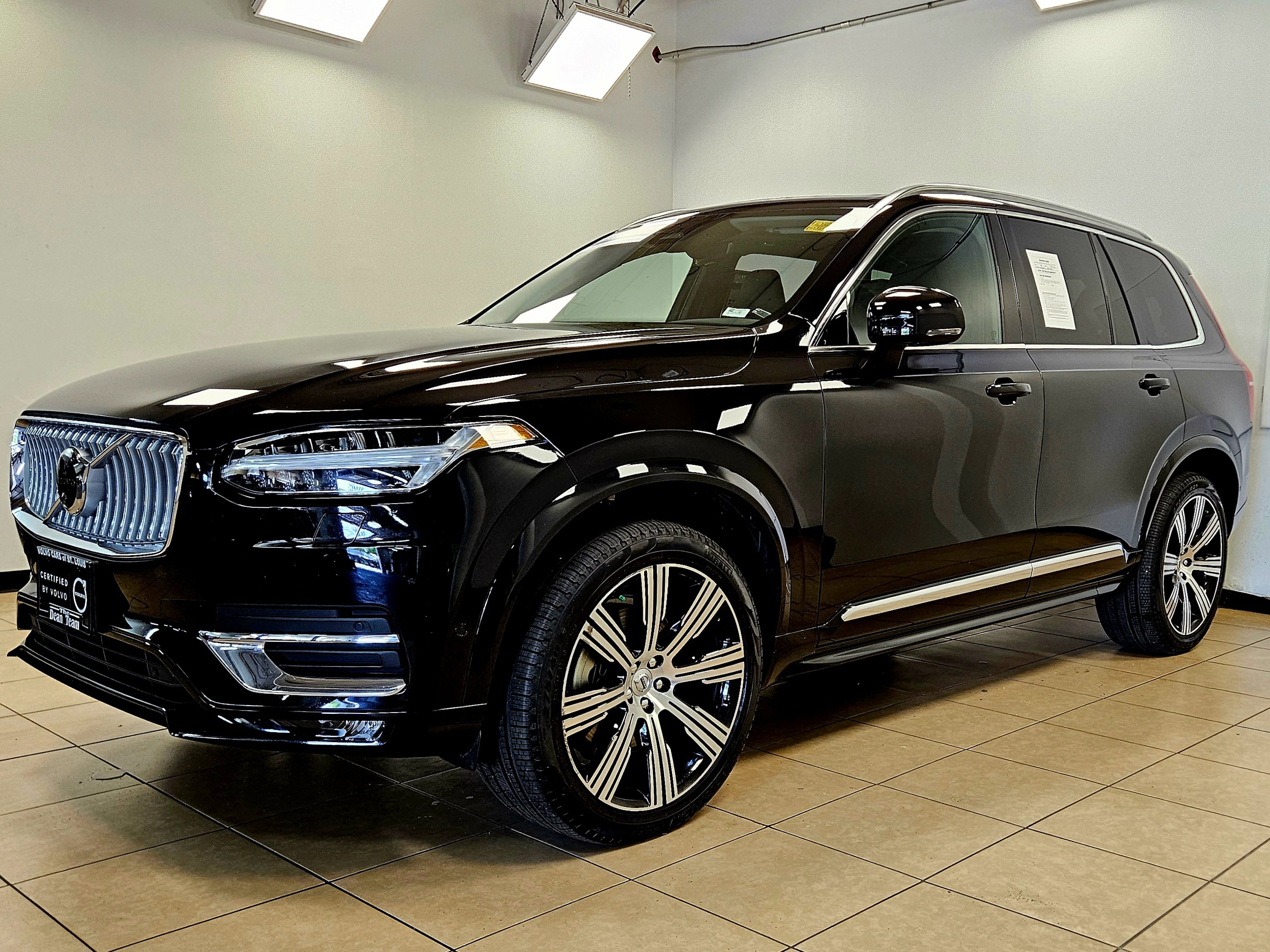 Used 2025 Volvo XC90 B6 Plus w/ Protection Package Premier image 2