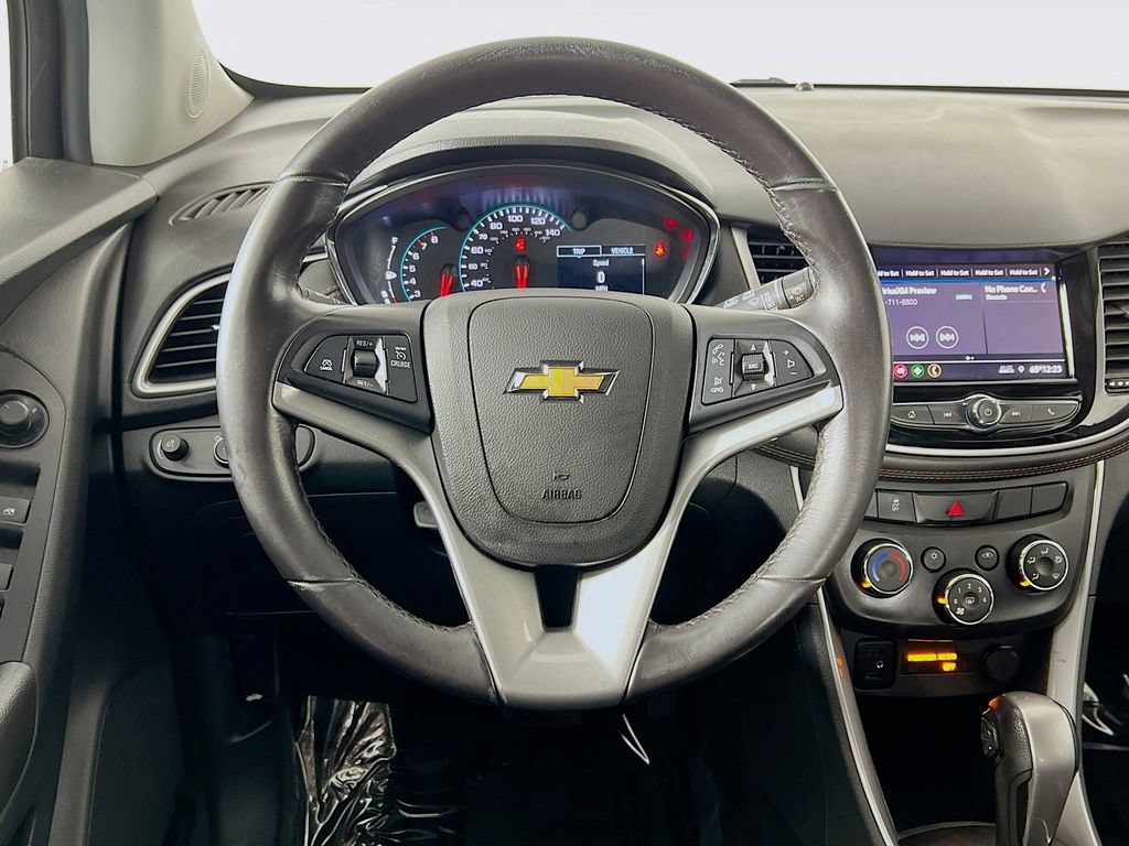 Used 2022 Chevrolet Trax LT w/ Driver Confidence Package AWD/4WD image 11