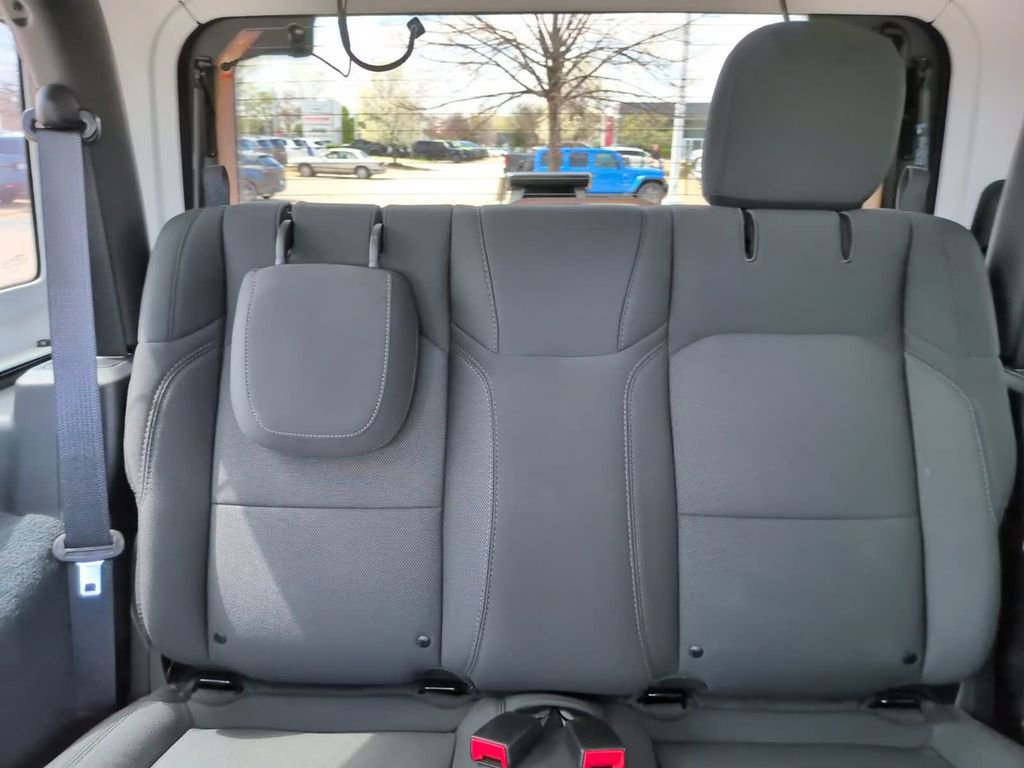 Used 2022 Jeep Wrangler Sport S image 33