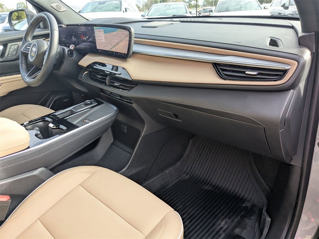 Certified 2025 Buick Enclave Preferred w/ Power Package image 32