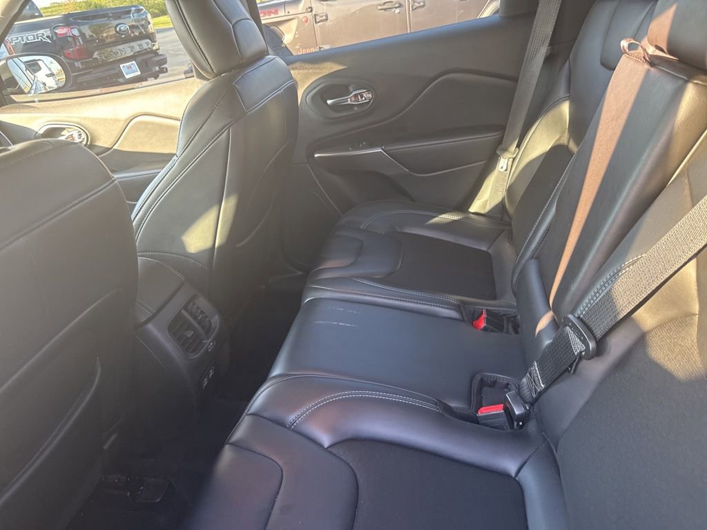 Used 2021 Jeep Cherokee Latitude Plus FWD image 9