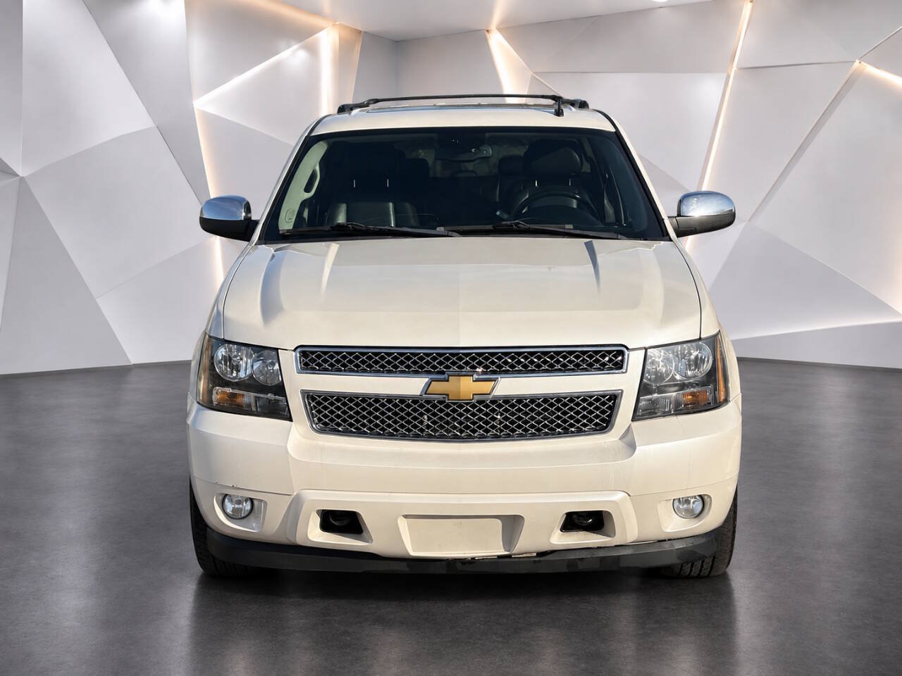 Used 2010 Chevrolet Suburban LTZ AWD/4WD image 4