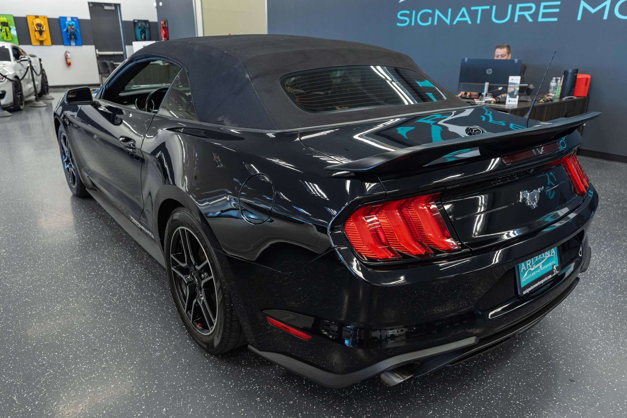 Used 2020 Ford Mustang Premium RWD image 8