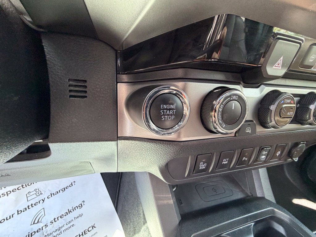 Used 2017 Toyota Tacoma Limited w/ Tow Package AWD/4WD image 21